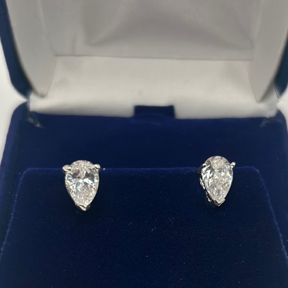 925 Crystal 3.ct Elegant Silver Teardrop Earrings​​​​​​​​